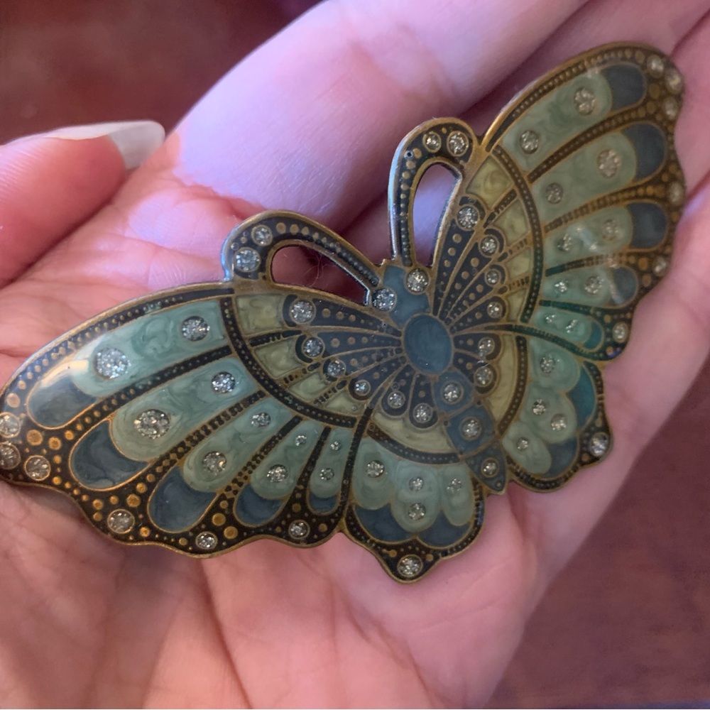 Butterfly barrett